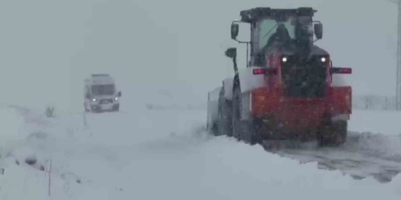 Gercüş’te kardan kapanan 45 köy yolu ulaşıma açıldı