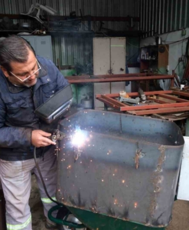 Geri dönüşümle temizlik araç gereçleri üretiliyor