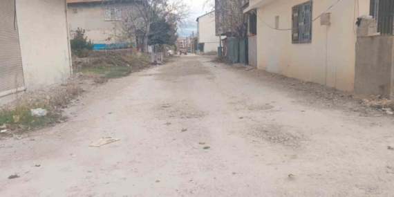 Gölbaşı ilçesinde mahallelinin asfalt tepkisi