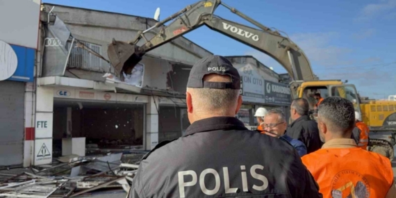 Gülsan Sanayi Sitesi’nde ilk yıkım  başladı