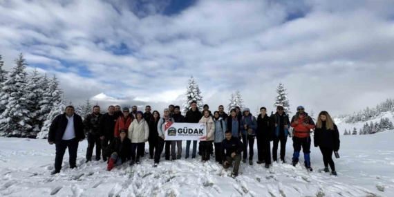 Gümüşhane’de kartpostallık manzara eşliğinde doğa yürüyüşü