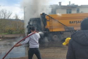 Hafriyat kamyonu küle döndü