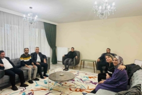 Hak-İş İl Başkanı Aküzüm, hasta üyeleriyle görüştü