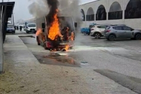 Halk otobüsü alev alev yandı