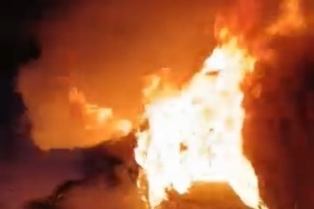 Hareket halindeki otomobil alev aldı