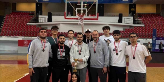 Hasketbol SK’da 15 maçta 32 oyuncu forma giydi