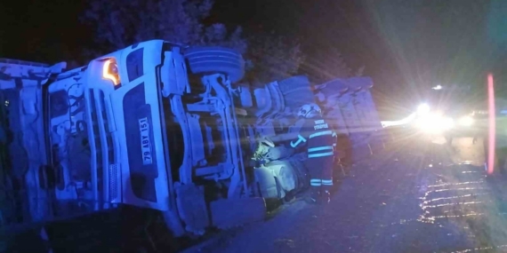 Hassa’da devrilen tırın sürücüsü yaralandı