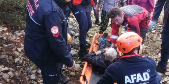 Hayvan otlatırken kayalıklardan düştü