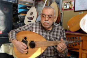 Hediye bağlama ile başlayan müzik tutkusu 61 yıldır sürüyor