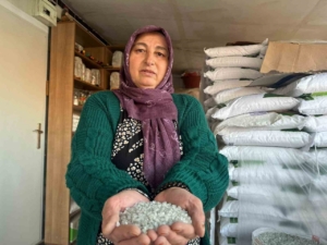 Hem satıyor hem anlatıyor: 4 çocuk annesi Çankırı’nın meşhur tuzuyla 6 yıldır geçimini sağlıyor