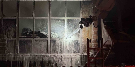 Hırdavat dükkanı alev topuna döndü, ekipler seferber oldu