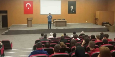 Hisarcık’ta söyleşi ve kitap tahlili programı düzenlendi