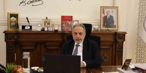 ‘Hizmet Madalyası’ sahibi Başkan Yalçın, ‘Bir Olalım Birlik Olalım’ toplantısında Talas’taki çalışmaları anlattı