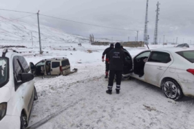 Iğdır-Doğubayazıt yolunda zincirleme kaza: 3 yaralı