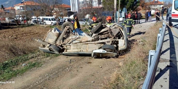 İki aracın çarpıştığı kazada yaşlı sürücü hayatını kaybetti