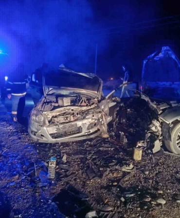 İki otomobil çarpıştı: 5 yaralı