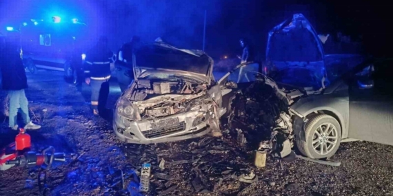 İki otomobil çarpıştı: 5 yaralı