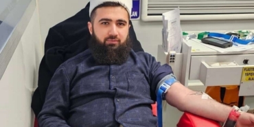 İmam, cemaatiyle kan bağışında bulundu
