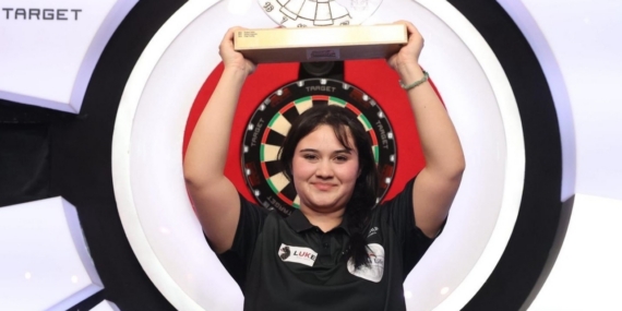 İngiltere’de fırtına gibi esen Denizlili Zehra dünya şampiyonu oldu