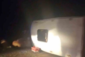 İnşaat işçilerini taşıyan minibüs devrildi: 16 yaralı