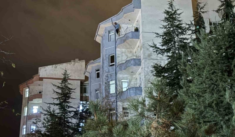 İntihara kalkışan şahıs 4 saatte ikna edildi