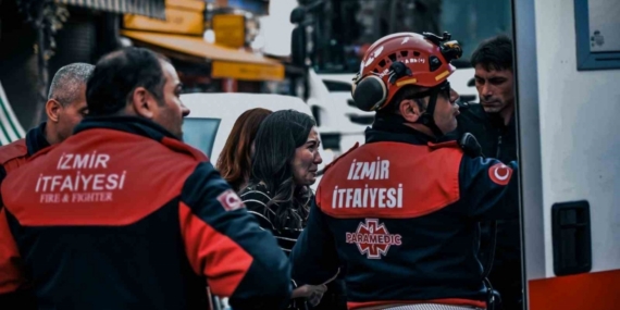 İş hanını alevler sardı, itfaiye 12 kişiyi kurtardı