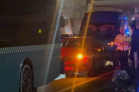 İşçi servisi yayaya çarpıp takla attı: 1 ölü, 4 yaralı