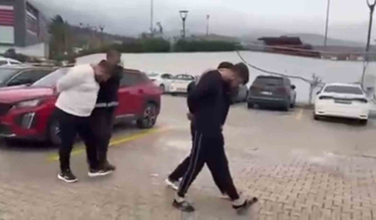 İskenderun’da kasten yaralama ve tehdit şüphelisi 3 kişi tutuklandı