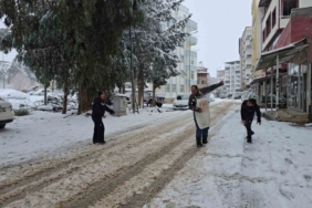 İslahiye’de kar etkili oluyor