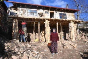 Isparta’da yaşlı kadının 70 yıllık evi daha güvenli bir yuvaya dönüştürüldü