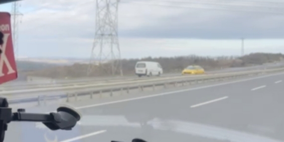 İstanbul Havalimanı yolunda ters yönde giden araç kamerada