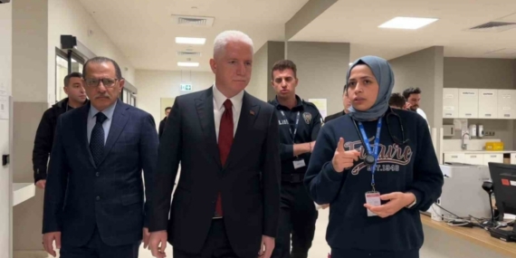 İstanbul Valisi Gül, Esenyurt’taki kazada yaralanan vatandaşları ziyaret etti