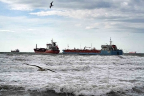 İstanbul’da birbirine temas eden tankerlerden biri kurtarıldı