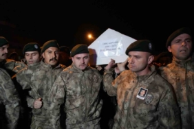 İstanbul’da şehit düşen polis memurunun naaşı Samsun’a getirildi