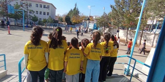 İstanbul’daki Çermiklilerden öğrencilere forma desteği