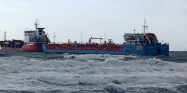 İstanbul’un Florya açıklarında Azerbaycan ve Türk bandrallı iki tankerden acil durum çağrısı geldi. Olay yerine kurtarma ekiplerinin sevk edildiği öğrenildi.
