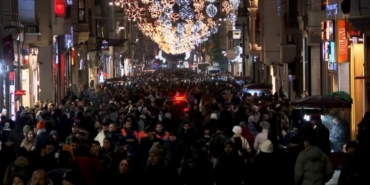 İstiklal Caddesi’ndeki yoğunluk havadan görüntülendi