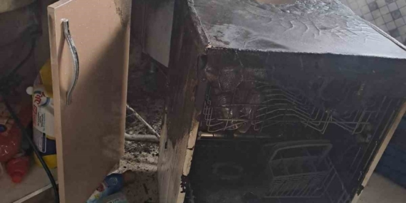 İtfaiyenin hızlı müdahalesiyle alevler diğer odalara sıçramadan söndürüldü