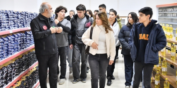 "İyilik Elçisi" Projesi gençlere yardımlaşma ve tarih bilinci aşılıyor