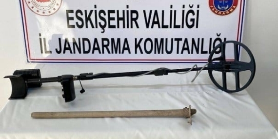 İzinsiz kazı yapan şüpheli jandarma tarafından yakalandı