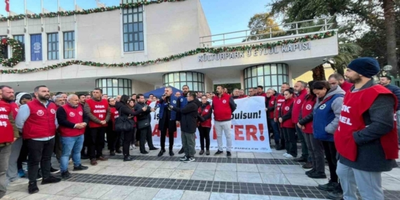 İzmir Büyükşehir işçilerinin eylemi beşinci gününde