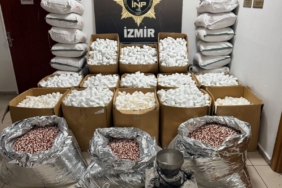 İzmir’de rekor düzeyde uyuşturucu hap operasyonu: 2,3 milyon adet ele geçirildi