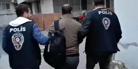 İzmir’de siber operasyonu: 4 firari dolandırıcı yakalandı