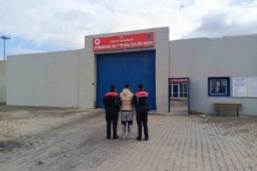 Jandarma çeşitli suçlardan aranan 42 kişiyi yakaladı