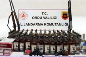 Jandarma ekiplerinden yılbaşı öncesi kaçak alkol ve sigara operasyonu: 2 gözaltı