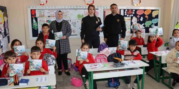 Jandarmadan öğrencilere trafik ve asayiş eğitimi
