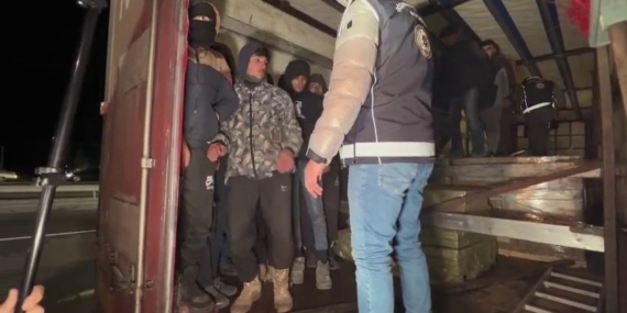 Kaçak göçmenlerin umuda yolculuğu Erzurum’da bitti