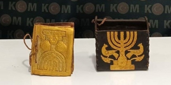 Kaçakçılık operasyonlarında Tevrat ele geçirildi