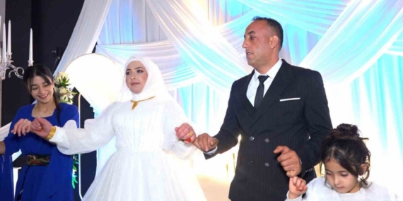 Kaçarak evlendiler, 14 yıl sonra rüya gibi bir düğünle hayallerini tamamladılar