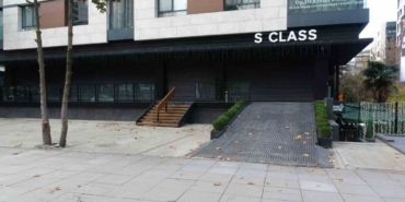 Kadıköy’de lüks oto galerisi boşaltıldı: 11 milyar TL’lik vurgun iddiası